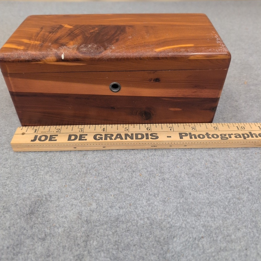 Vintage Lane Cedar Chest Miniature Salesman Sample George Cater Furniture Box - Picture 7 of 12